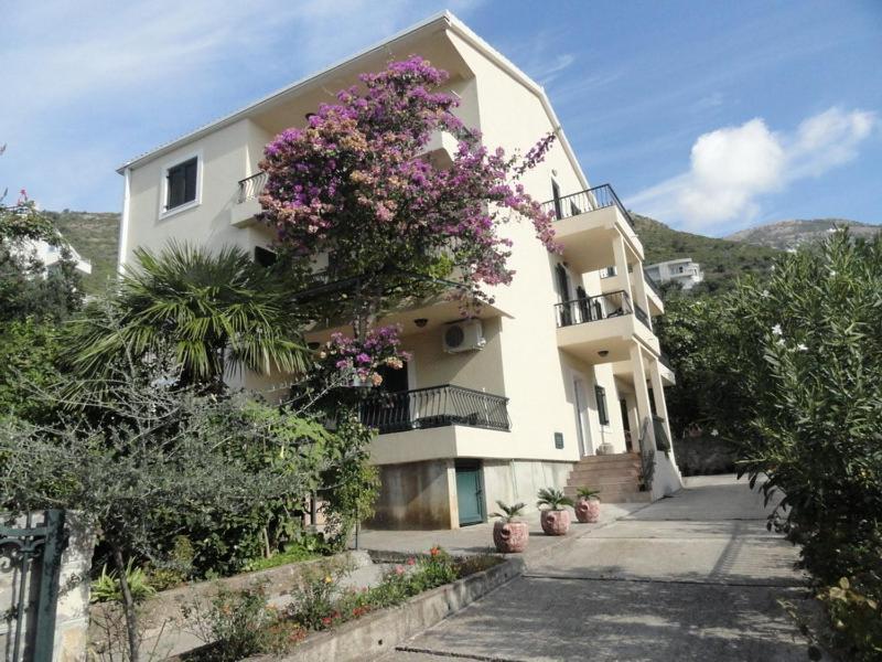 Apartments & Rooms M Petrovac Exterior foto